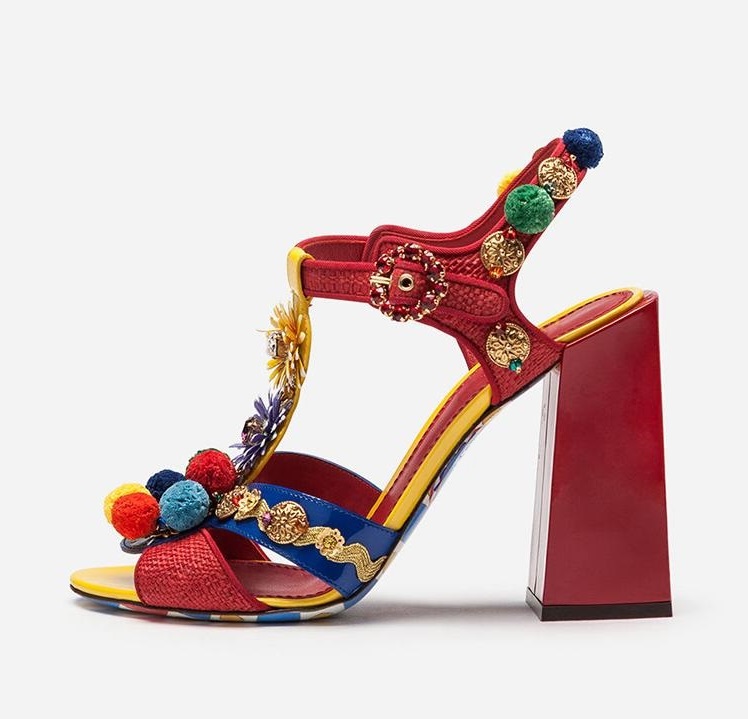 Newest 2020 Red Leather Women Square Heels Sandals Pom Pom Decor T-bar Strap Wedding Shoes Bride Metal Decoration Banquet Shoes, As picture 
Newest 2020 Red Leather Women Square Heels Sandals Pom Pom Decor T-bar Strap Wedding Shoes Bride Metal Decoration Banquet Shoes, As picture