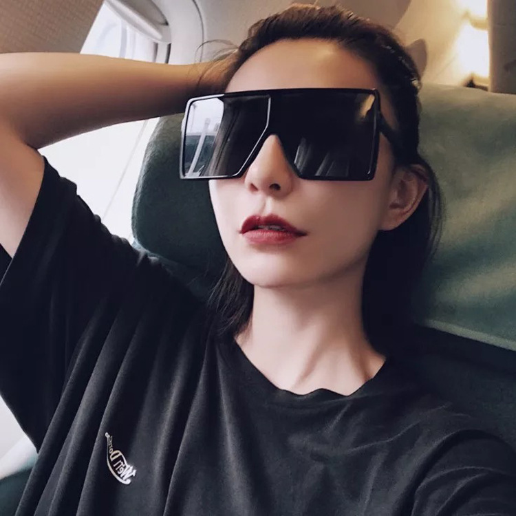 OUTMIX 2020 Fashion Square Sunglasses Women Brand Designer Retro Frame Big Sun Glasses Vintage Male Oculos Feminino
OUTMIX 2020 Fashion Square Sunglasses Women Brand Designer Retro Frame Big Sun Glasses Vintage Male Oculos Feminino