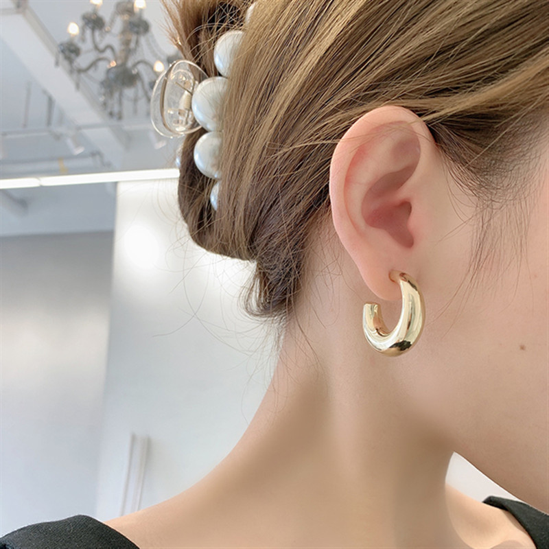 HUANZHI 2020 New S925 Trendy Vintage Metal Geometric C-shaped Gold Silver Color Hoop Earrings for Women Girls Party Jewelry Gift, Golden;silver
HUANZHI 2020 New S925 Trendy Vintage Metal Geometric C-shaped Gold Silver Color Hoop Earrings for Women Girls Party Jewelry Gift, Golden;silver