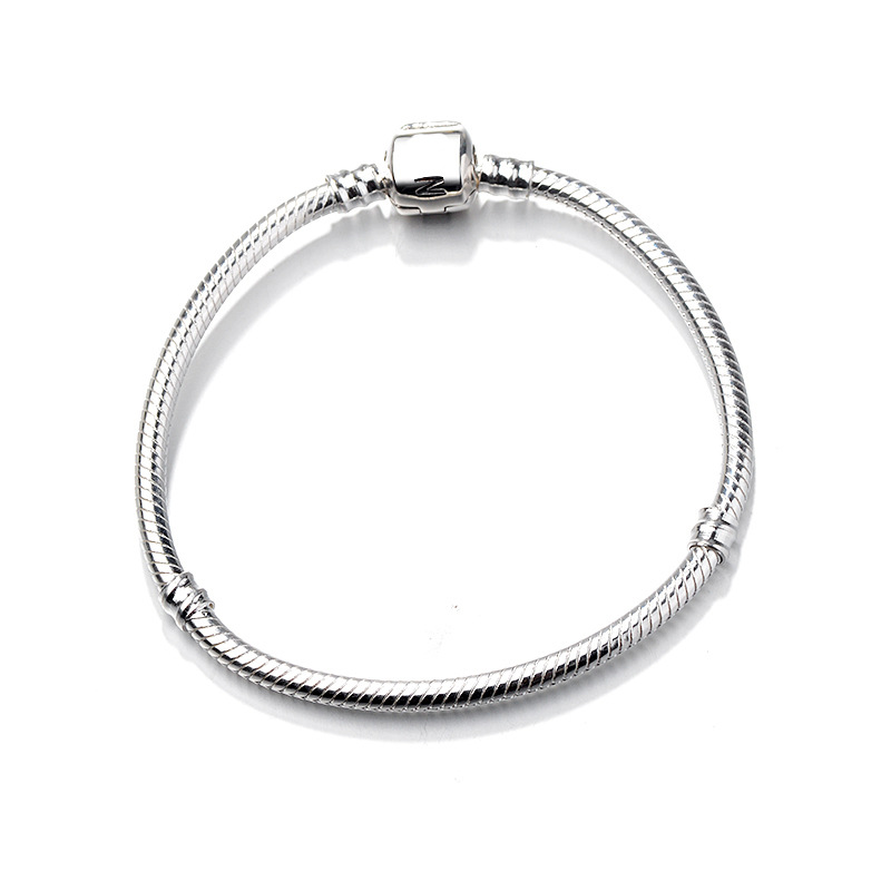 2pcs Drop Shipping Silver Plated Bracelets Women Snake Chain Charm Beads for pandora Beads Bracelet Children Gift
2pcs Drop Shipping Silver Plated Bracelets Women Snake Chain Charm Beads for pandora Beads Bracelet Children Gift