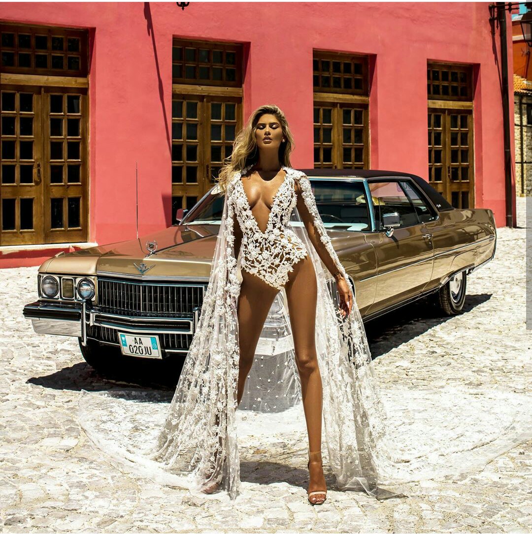 short jumpsuit beach boho wedding dresses with cape lace appliqued sexy bridal outfit summer v neck wedding gowns