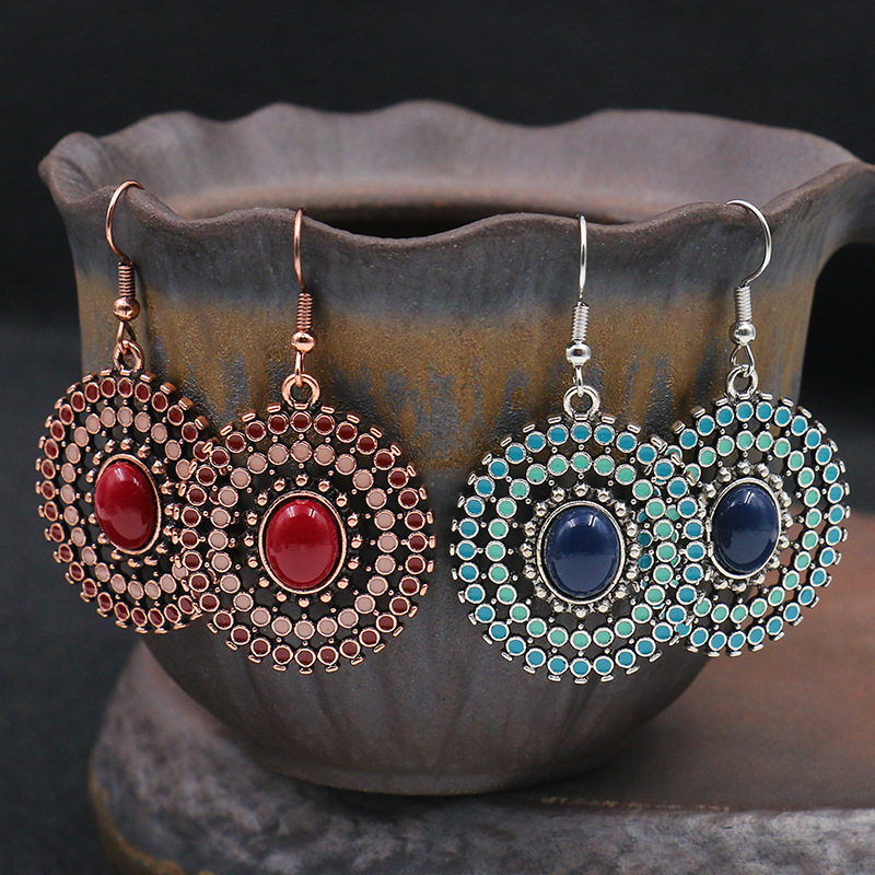 Summer Hollow Earrings Bijoux Ethnic Women's Flower Boho Jewelry Korean Retro Stone Beaded Dangle Earrings
Summer Hollow Earrings Bijoux Ethnic Women's Flower Boho Jewelry Korean Retro Stone Beaded Dangle Earrings