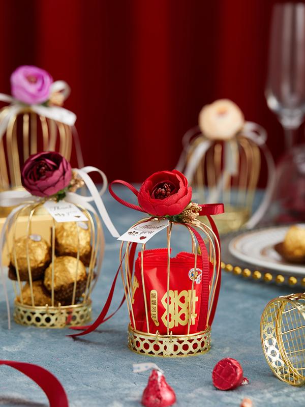 25pcs Crown gift box Tinplate gift bags Sugar candy box wedding centerpieces chocolate baby favor boxes flower Party Supplie
25pcs Crown gift box Tinplate gift bags Sugar candy box wedding centerpieces chocolate baby favor boxes flower Party Supplie