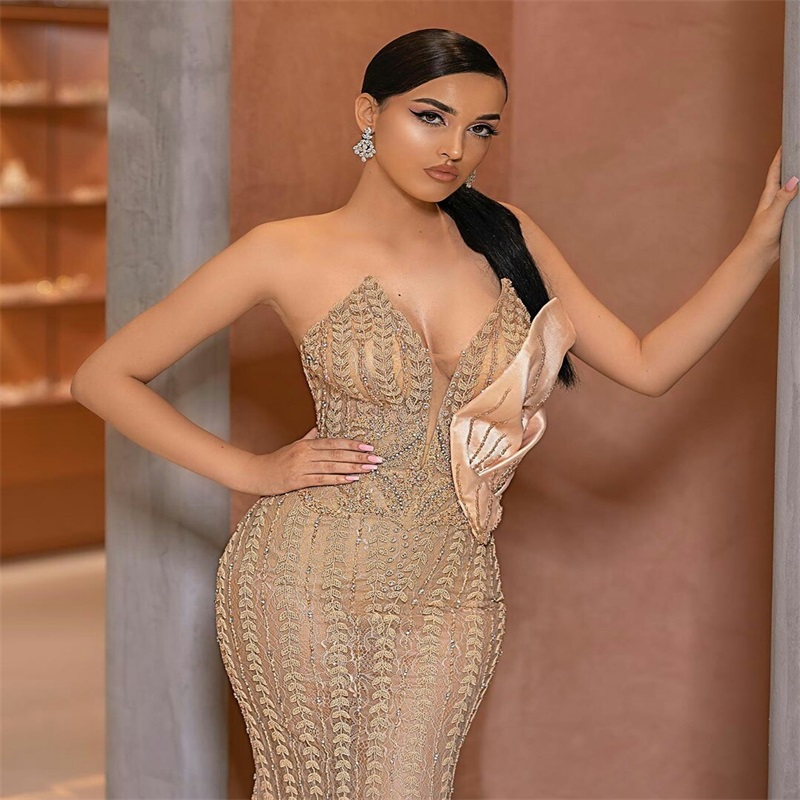 Chic Champagne Mermaid Prom Dresses Sexy Sweeteart Appliqued Lace Bling Sequins Evening Dress Sweep Train Special Formal Party Dresses