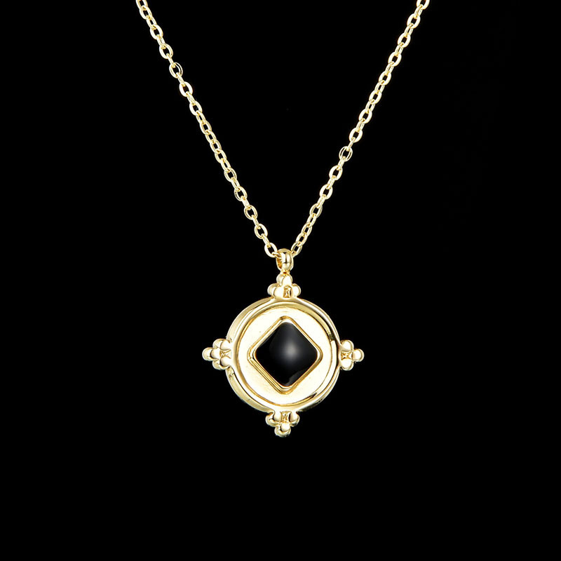 Creative Flower Round Square Women's Necklace Pendant Stainless Steel Gold Necklace Female INS Temperament Clavicle Chain
Creative Flower Round Square Women's Necklace Pendant Stainless Steel Gold Necklace Female INS Temperament Clavicle Chain