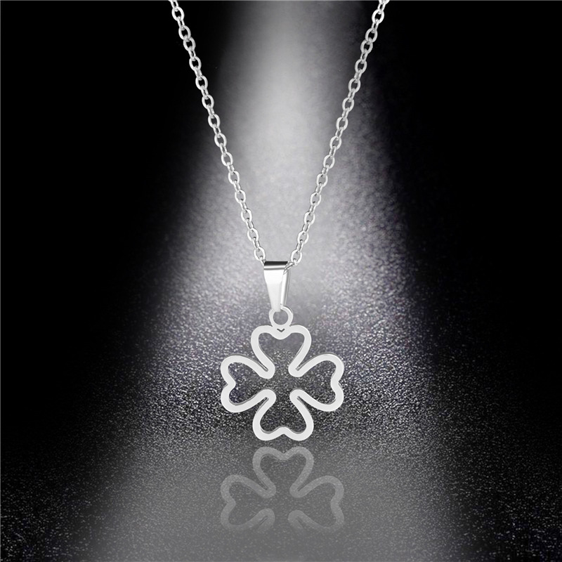 Ins Hip-hop Clover Necklace Stainless Steel Student Hiphop Four-leaf Clover Necklace Jewelry Girlfriend Gift
Ins Hip-hop Clover Necklace Stainless Steel Student Hiphop Four-leaf Clover Necklace Jewelry Girlfriend Gift