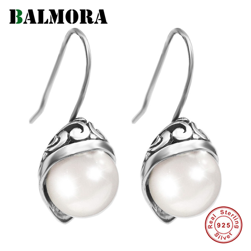 BALMORA 925 Sterling Silver Simulated Pearl Drop Dangle Earrings for Women Lady Gifts Retro Elegant Fashion Jewelry Brincos 
BALMORA 925 Sterling Silver Simulated Pearl Drop Dangle Earrings for Women Lady Gifts Retro Elegant Fashion Jewelry Brincos