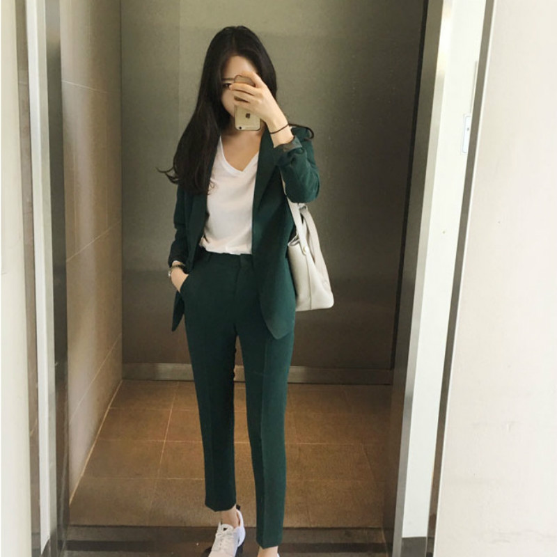 Set female 2020 spring new style temperament Slim solid simple small suit jacket + feet pants elegant two-piece wild leisure set
Set female 2020 spring new style temperament Slim solid simple small suit jacket + feet pants elegant two-piece wild leisure set