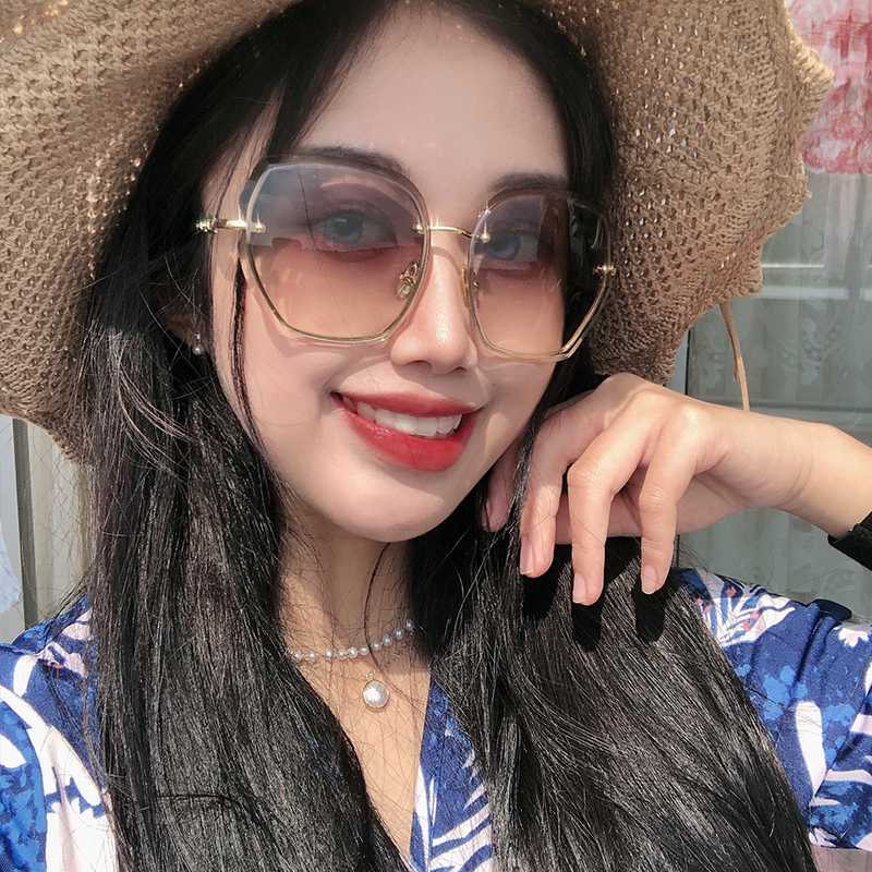 Sunglasses 2021 Fashion Rimless Square Metal Frame Women Designer Gradient Glasses Woman Vintage Classic
Sunglasses 2021 Fashion Rimless Square Metal Frame Women Designer Gradient Glasses Woman Vintage Classic
