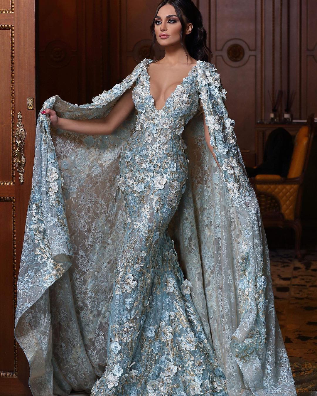 Amazing Lace Mermaid Evening Dresses With Long Jacket Beaded Neck Prom Gowns Plus Size 3D Appliqued Formal Dress