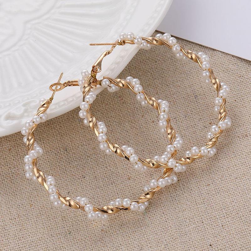 New Fashion Classic Golden Round Circle Simple Round Pearl Earrings Party Engagement Wedding Gifts For Women
New Fashion Classic Golden Round Circle Simple Round Pearl Earrings Party Engagement Wedding Gifts For Women