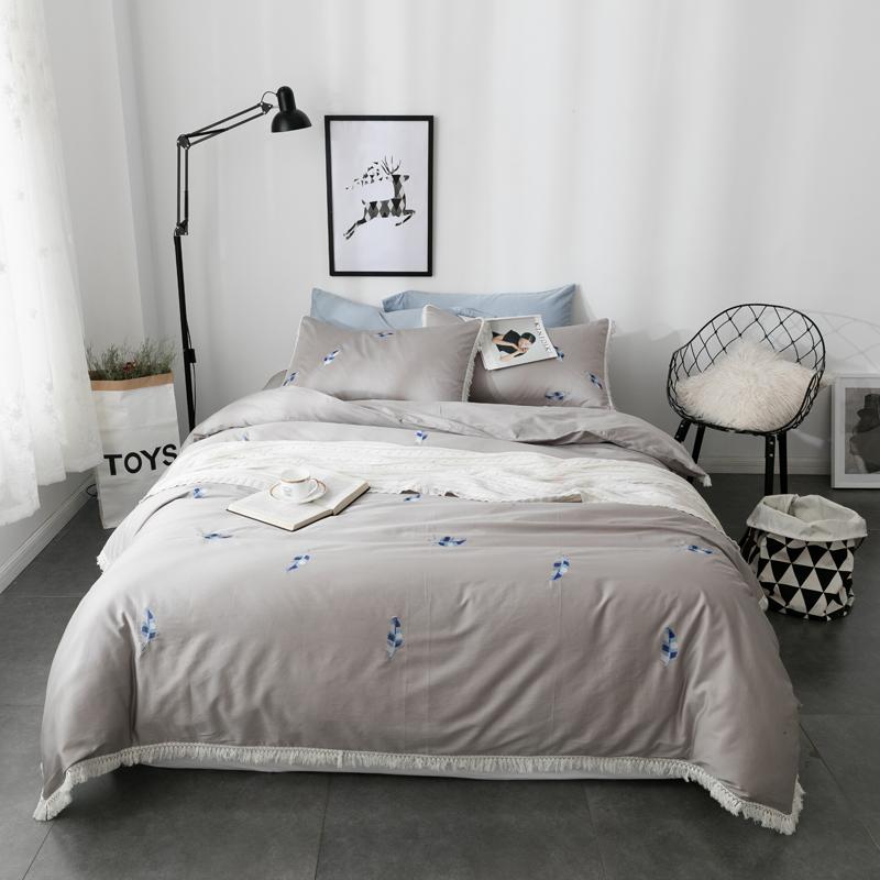 4Pcs Egypt Cotton Light luxury Feather Bedding Set Embroidery Tassels Duvet cover set Bed Sheet Pillowcases Queen King size, Lb2
4Pcs Egypt Cotton Light luxury Feather Bedding Set Embroidery Tassels Duvet cover set Bed Sheet Pillowcases Queen King size, Lb2