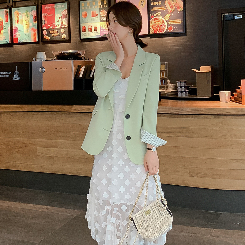 4 Colors sweet solid color brief blazer for women 2020 autumn new striped patchwork business suits lady work wear, Black;brown
4 Colors sweet solid color brief blazer for women 2020 autumn new striped patchwork business suits lady work wear, Black;brown