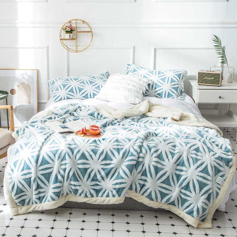 Super Soft Double-Deck Thicken Warm Coral Fleece Winter Blanket for Single Double Siesta Office Blankets Bed Sheet Bedding
Super Soft Double-Deck Thicken Warm Coral Fleece Winter Blanket for Single Double Siesta Office Blankets Bed Sheet Bedding