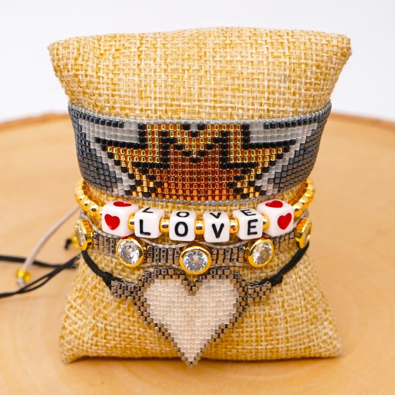 GRAPES MIYUKI Bracelet For Women Mexico Cuff Armband Men Jewelry Pulseras Mujer Moda 2020 Gold Stainless Steel Beads Bracelets
GRAPES MIYUKI Bracelet For Women Mexico Cuff Armband Men Jewelry Pulseras Mujer Moda 2020 Gold Stainless Steel Beads Bracelets