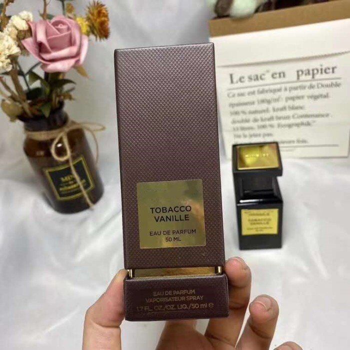 Hot Selling Elegant All-match Perfume Classic Fragrance Spray Lasting Mens Mature Tobacco Perfume 50ml Small Freshness in the Leather World
Hot Selling Elegant All-match Perfume Classic Fragrance Spray Lasting Mens Mature Tobacco Perfume 50ml Small Freshness in the Leather World