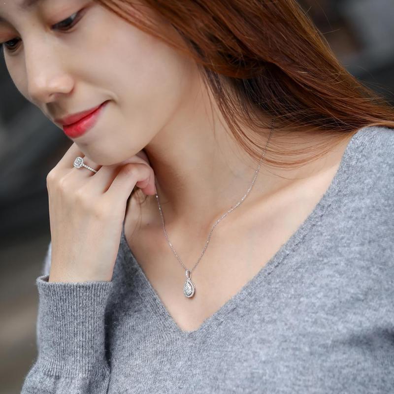 Delicate Water Drop Necklace Women Micro Paved Crystal Stones Daily Necklace Engagement Zircon Party Jewelry Wear Wedding H7K2
Delicate Water Drop Necklace Women Micro Paved Crystal Stones Daily Necklace Engagement Zircon Party Jewelry Wear Wedding H7K2