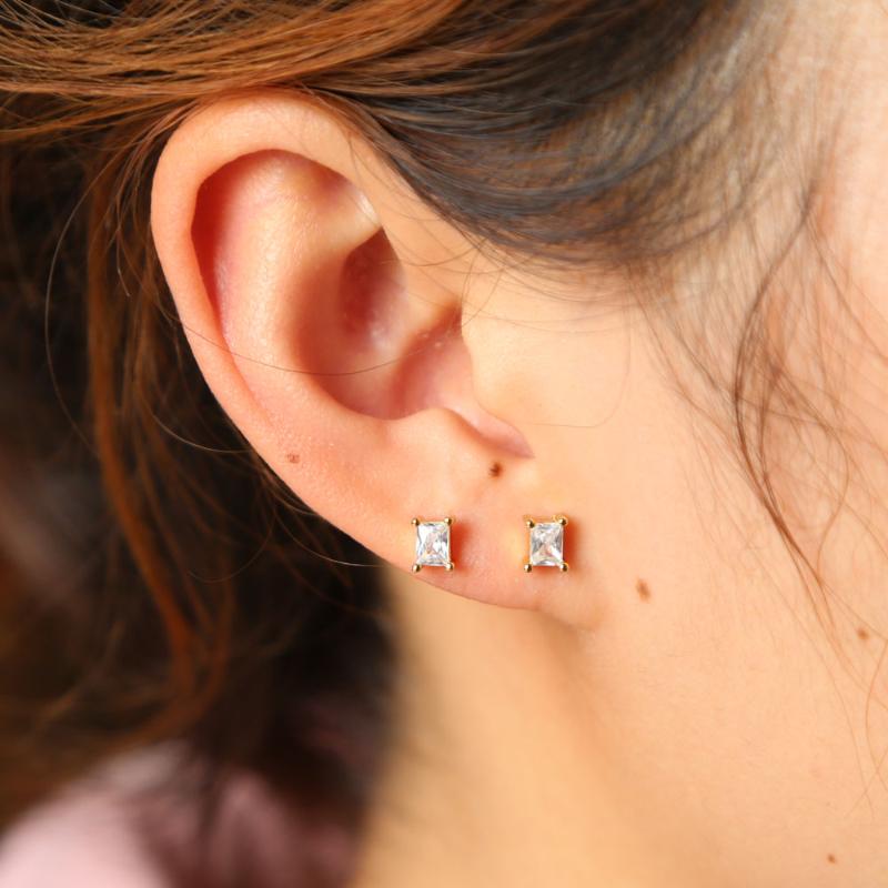 2020 Hot Selling Kate Classic Mini Square Opal cute Dot Stud Earrings Gold Fashion delicate cz Women New York Jewelry wholesale
2020 Hot Selling Kate Classic Mini Square Opal cute Dot Stud Earrings Gold Fashion delicate cz Women New York Jewelry wholesale