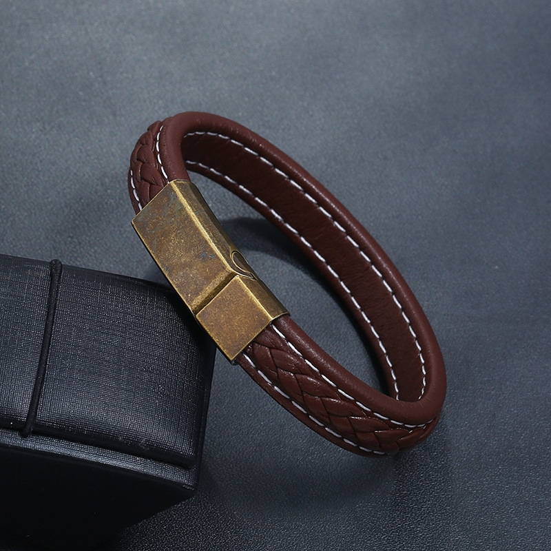 Hand-woven Multi-layer Men's Leather Bracelet Wristband Creative Ethnic Style Simple Bracelet PU Retro Jewelry
Hand-woven Multi-layer Men's Leather Bracelet Wristband Creative Ethnic Style Simple Bracelet PU Retro Jewelry