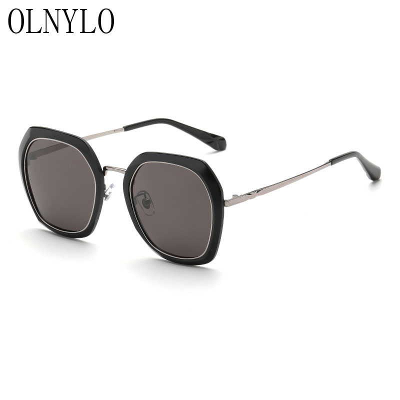 New Vintage Sexy lady Pilot style Sunglasses Retro Female Sun Glasses Women Brand designer Outdoor Driving UV400
New Vintage Sexy lady Pilot style Sunglasses Retro Female Sun Glasses Women Brand designer Outdoor Driving UV400