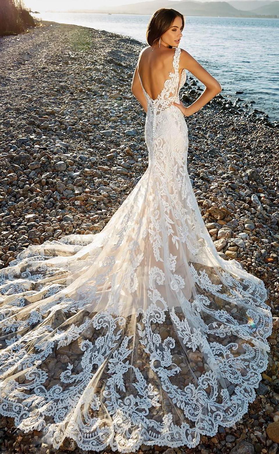 2021 Sexy Boho Lace Mermaid Wedding Dresses Straps Backless Long Train Bridal Gowns V Neck Beach Bride Dress Robe de mariage