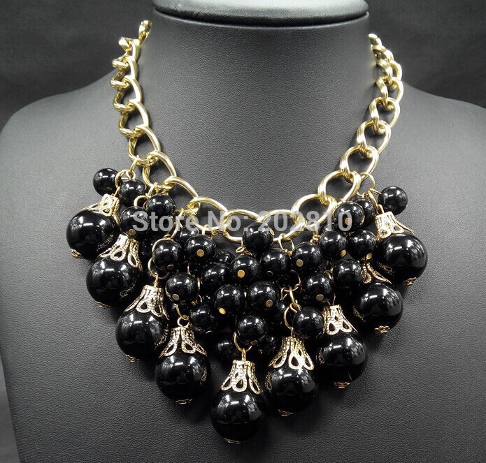 Chokers 2021 Winter Model Chunky Big Pearl Pendants Necklace Statement Gold Chains Vintage Sweater For Women
Chokers 2021 Winter Model Chunky Big Pearl Pendants Necklace Statement Gold Chains Vintage Sweater For Women