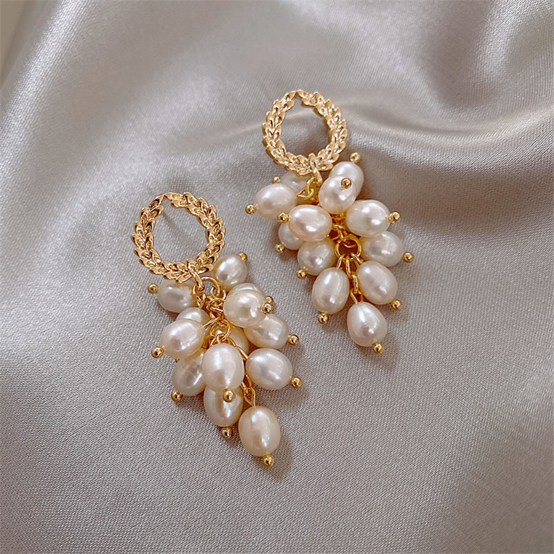 Dangle & Chandelier Korean Luxury Imitation Pearl Gold Pendant Earrings For Woman Exquisite Fashion Statement Jewelry Accessories Gift
Dangle & Chandelier Korean Luxury Imitation Pearl Gold Pendant Earrings For Woman Exquisite Fashion Statement Jewelry Accessories Gift