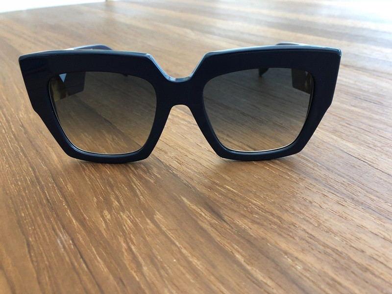 2020 Fashion Luxury Women Brand Designer Sunglasses Square Frame Summer generous Style Mixed Color Frame Top Quality UV Protection Lens
2020 Fashion Luxury Women Brand Designer Sunglasses Square Frame Summer generous Style Mixed Color Frame Top Quality UV Protection Lens