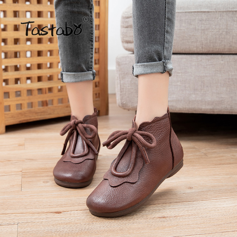 British Style Genuine Cow Leather Women Ankle Boots Autumn Fashion Pleated Side Zipper Short Boots Women Flats Shoes 9753, Black
British Style Genuine Cow Leather Women Ankle Boots Autumn Fashion Pleated Side Zipper Short Boots Women Flats Shoes 9753, Black