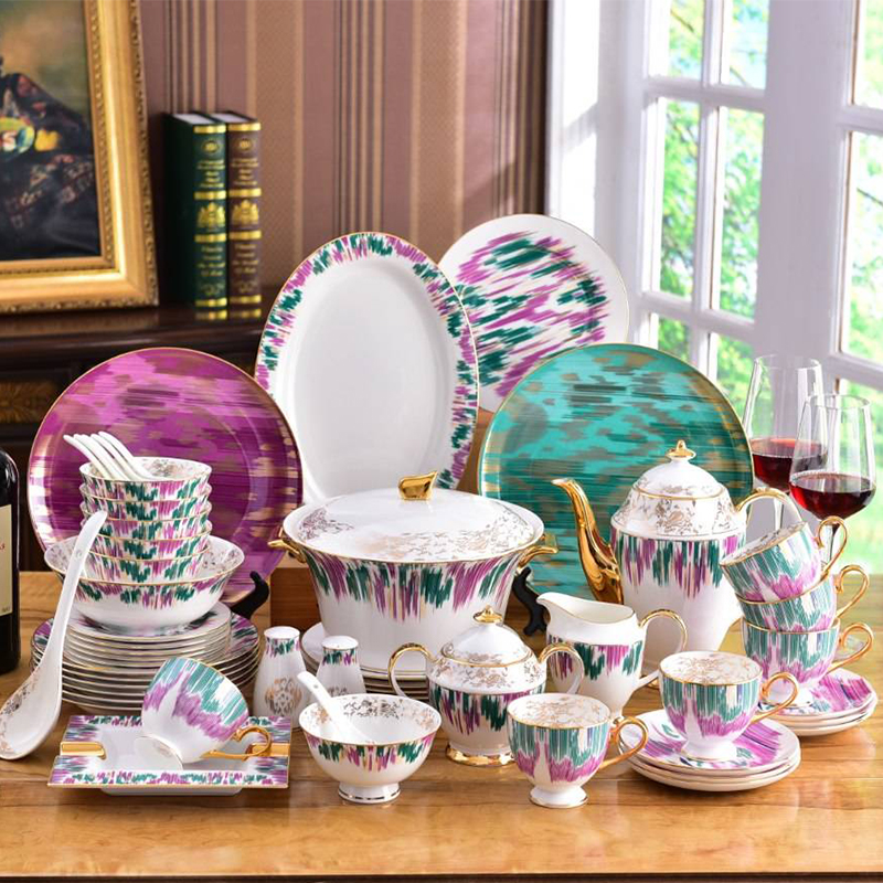 Luxurious Golden-rimmed Bone china Dinnerware set 43pcs Ceramic Tableware suit Porcelain Bowls Plates set Coffee cups and saucers Suit Gift
Luxurious Golden-rimmed Bone china Dinnerware set 43pcs Ceramic Tableware suit Porcelain Bowls Plates set Coffee cups and saucers Suit Gift