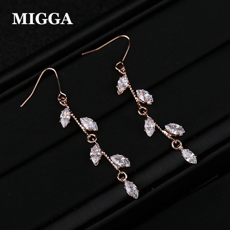 MIGGA Elegant Cubic Zirconia Leaf Dangle Earrings Women Jewelry Rose Gold Color CZ Crystal Brincos, Silver
MIGGA Elegant Cubic Zirconia Leaf Dangle Earrings Women Jewelry Rose Gold Color CZ Crystal Brincos, Silver