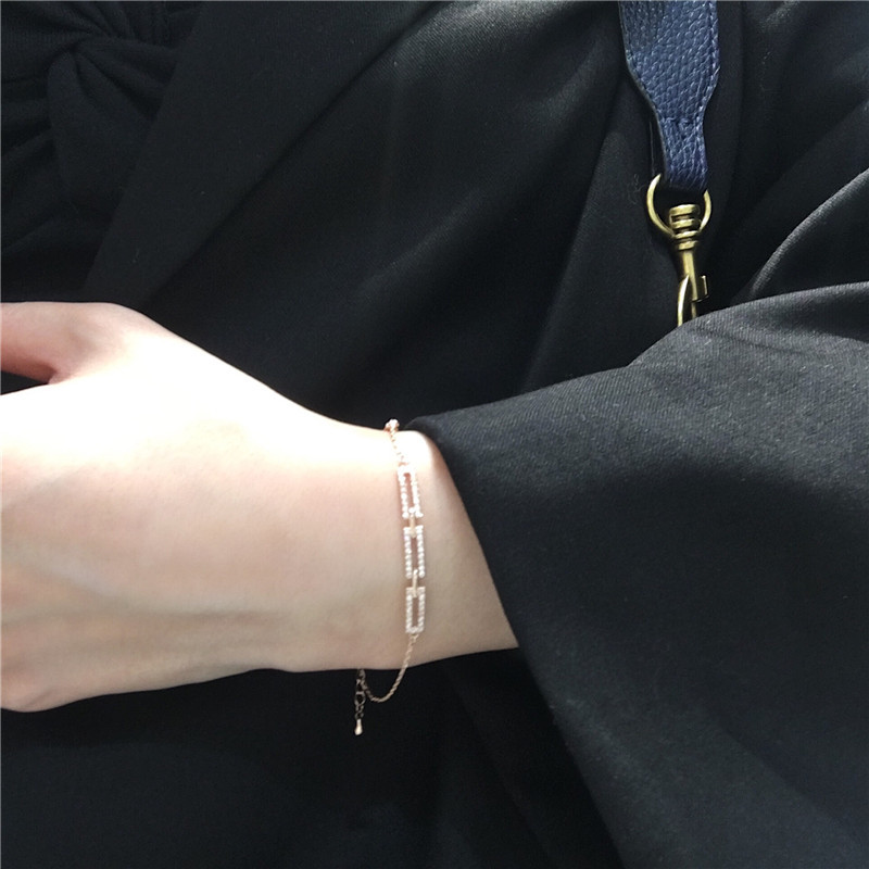 MuHan Individuality Square Hollow Zircon Bracelet Bangle For Women Girls Adjustable Bracelets Link Chain Jewelry Female Gifts
MuHan Individuality Square Hollow Zircon Bracelet Bangle For Women Girls Adjustable Bracelets Link Chain Jewelry Female Gifts