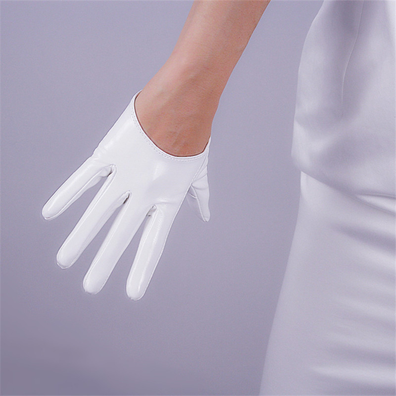 13cm Patent Leather Ultrashort Gloves Emulation Leather Bright Black Bright White Touch Slim Hand Wild Basic Female PU103 
13cm Patent Leather Ultrashort Gloves Emulation Leather Bright Black Bright White Touch Slim Hand Wild Basic Female PU103