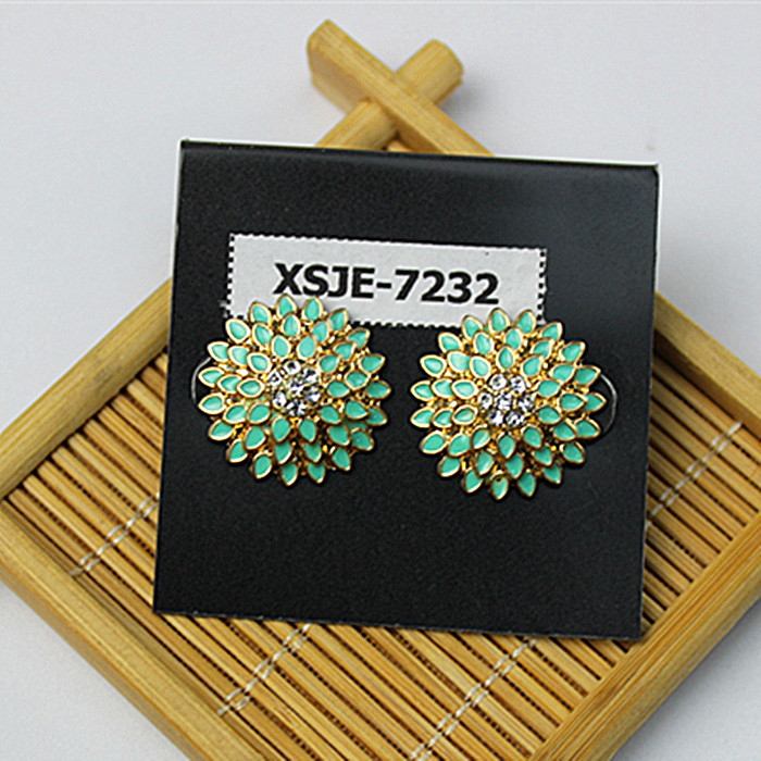 Green white gem match the new women jewelry wholesale girls party earring fancy free shipping
Green white gem match the new women jewelry wholesale girls party earring fancy free shipping