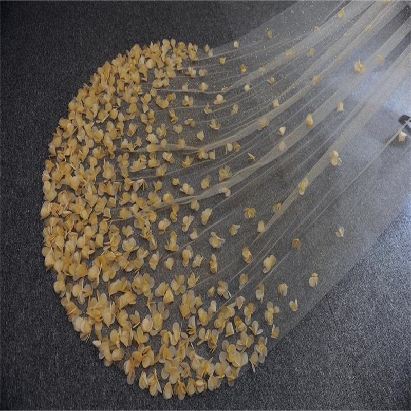 Luxury Wedding Veils Hand Made Flower Sequins Long Veils Lace Applique One Layer Cathedral Length Cheap Bridal Veil