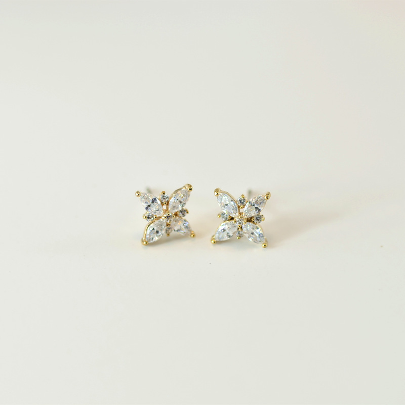 AprilGrass Brand 925 Sterling Silver Crystal Flower Piercing Stud Earrings 3/4/5mm Small Cartilage Earrings Lovely Zircon Women's Earrings
AprilGrass Brand 925 Sterling Silver Crystal Flower Piercing Stud Earrings 3/4/5mm Small Cartilage Earrings Lovely Zircon Women's Earrings