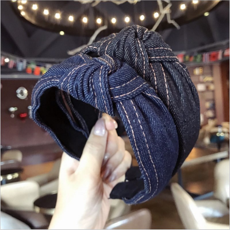New boutique hair accessories with simple denim cloth knotted and twisted in the middle of wide-brimmed hairband headband women
New boutique hair accessories with simple denim cloth knotted and twisted in the middle of wide-brimmed hairband headband women