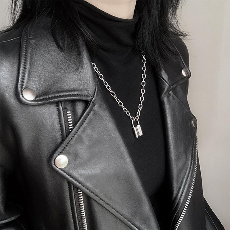 New Design Retro Unisex Metal Lock-Shaped Necklace Street Shot Personality Creative Necklace Jewelry Accessory Gift Delicate
New Design Retro Unisex Metal Lock-Shaped Necklace Street Shot Personality Creative Necklace Jewelry Accessory Gift Delicate