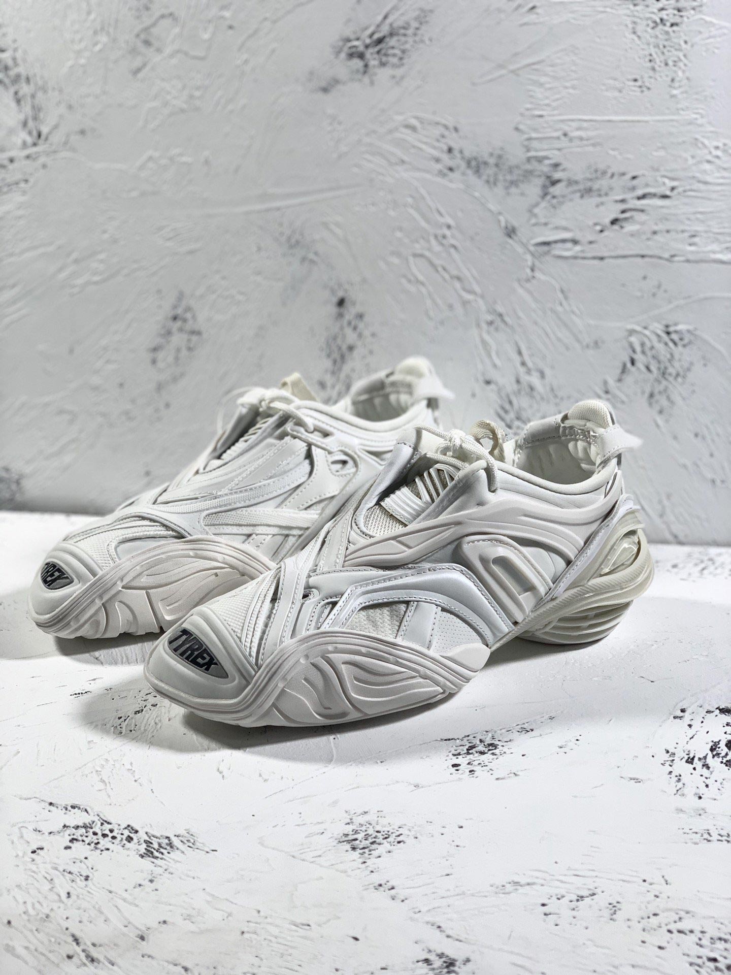 DHL Free Shipping 20SS New Mens Womens Designer Drive Sneakers Tyrex 5 Tess Track 2.0 Sneaker Luxury Casual Shoe Designer Shoes men, As picture
DHL Free Shipping 20SS New Mens Womens Designer Drive Sneakers Tyrex 5 Tess Track 2.0 Sneaker Luxury Casual Shoe Designer Shoes men, As picture