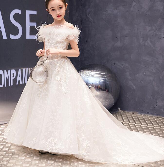 Stock Flower Girls Dresses Feather Lace Appliqued Off Shoulder A Line Girls Formal Gowns Tulle Children Evening Dress