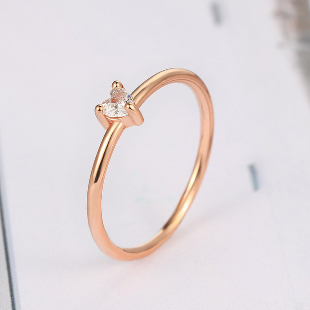 New Simple Rose Gold Color Heart Shaped Wedding Rings for Woman Minimalist Sweet Heart Cubic Zircon Thin Finger Rings Jewelry
New Simple Rose Gold Color Heart Shaped Wedding Rings for Woman Minimalist Sweet Heart Cubic Zircon Thin Finger Rings Jewelry