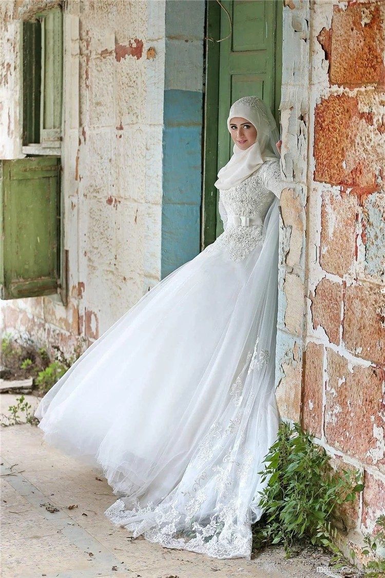 Modest Long Sleeves Muslim Wedding Dresses With Hijab Lace Veils Elegant Floor Length Islamic Arabic Dubai Bridal Gowns Vestidos de novia