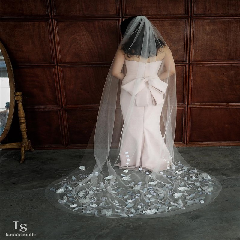 Luxury Wedding Veils Chic Hand Made Flower Newest Three Meters Long Veils Nice One Layers Cathedral Length Bridal Veil