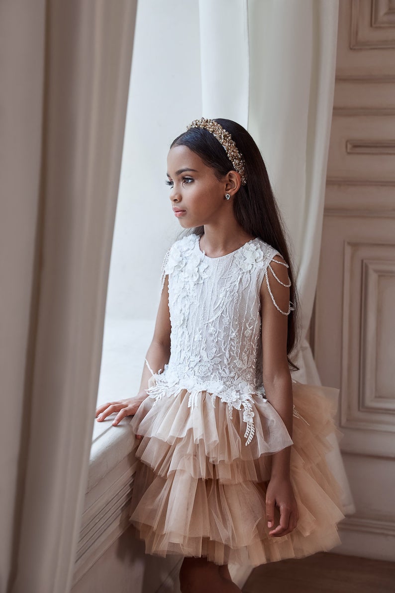 vintage flower girls dresses tiered skirts lace applique jewel neck short pageant gowns with beads kids birthday party dress