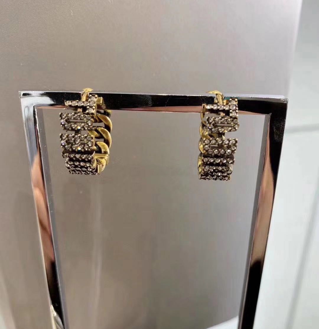 HOT letter diamond earrings aretes for women party wedding lovers gift jewelry engagement with box LZ
HOT letter diamond earrings aretes for women party wedding lovers gift jewelry engagement with box LZ