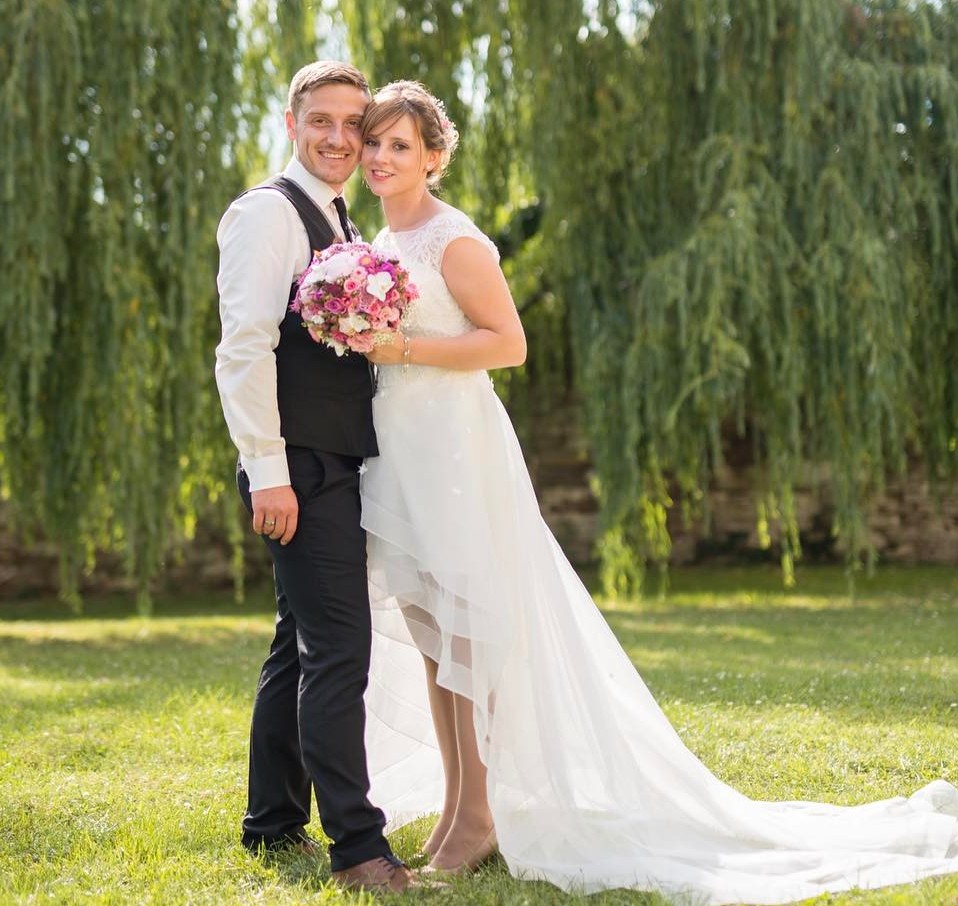 2021 Ivory High Low Flowers Wedding Dresses Boho Beach Lace Tulle Bridal Gowns Short Front Long Back Country Wedding Dress Vestidos de novia