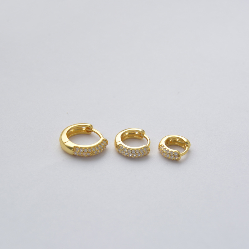 925 sterling silver earring Simple Zircon Wide-faced ear ring ear bone buckle trend wild classic girl boy silver jewelry
925 sterling silver earring Simple Zircon Wide-faced ear ring ear bone buckle trend wild classic girl boy silver jewelry