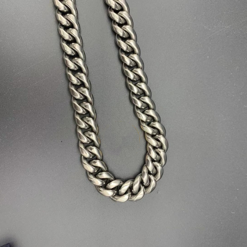Second largest width titanium men's necklaces in the world 13.5 mm Length 60 cm only 145 g weight
Second largest width titanium men's necklaces in the world 13.5 mm Length 60 cm only 145 g weight