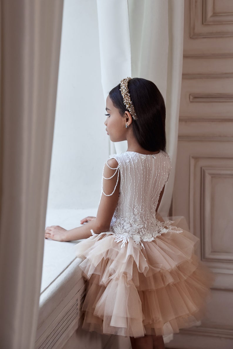 vintage flower girls dresses tiered skirts lace applique jewel neck short pageant gowns with beads kids birthday party dress