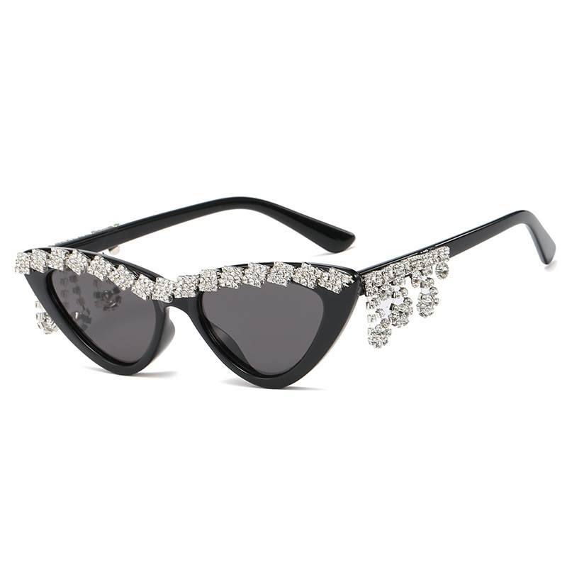 New Lovely cute popular fashion luxury designer sparkling tassel diamond crystal small frame sexy women sunglasses, White;black
New Lovely cute popular fashion luxury designer sparkling tassel diamond crystal small frame sexy women sunglasses, White;black